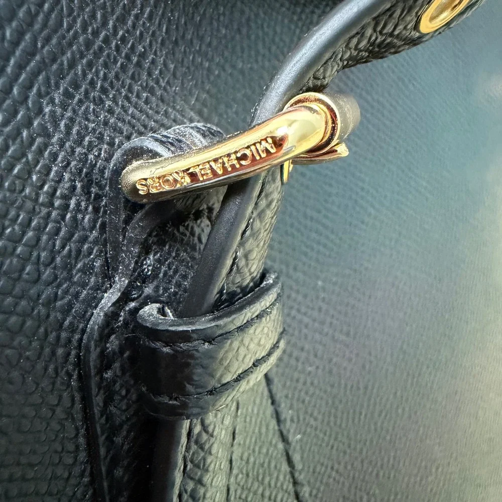 Michael Kors Voyager‎ Tote Black Saffiano Leather Gold Hardware Double Strap